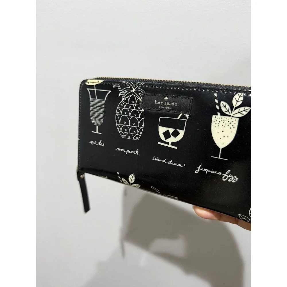 Kate Spade New York zip-around wallet 